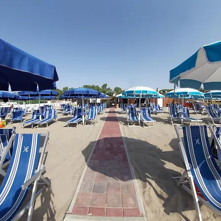 Capo Circeo Centro Benessere & Padel מלון סן פליצ׳ה צ׳ירצ׳או