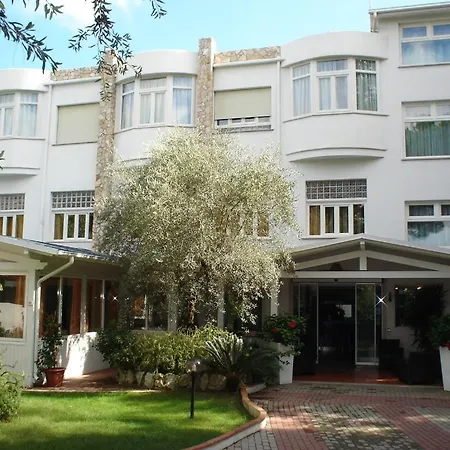 Capo Circeo Centro Benessere & Padel מלון סן פליצ׳ה צ׳ירצ׳או